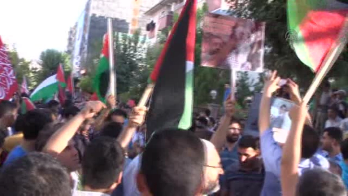 İsrail\'in Gazze\'ye saldırılarının protesto edilmesi -