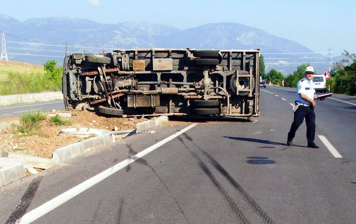 Turgutlu\'da Trafik Kazası: 2 Yaralı