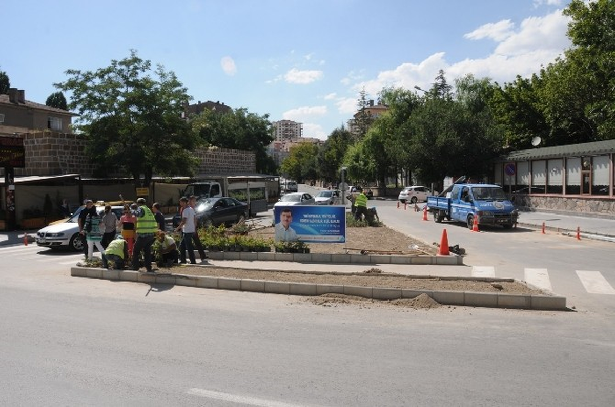 Niğde\'ye Yeni Yollar ve Kavşaklar Yapıldı