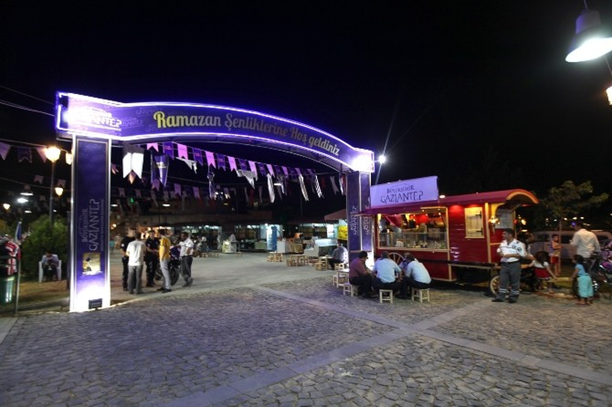 Ramazan Sokağı Farklı Bir Atmosfer Yaşatıyor
