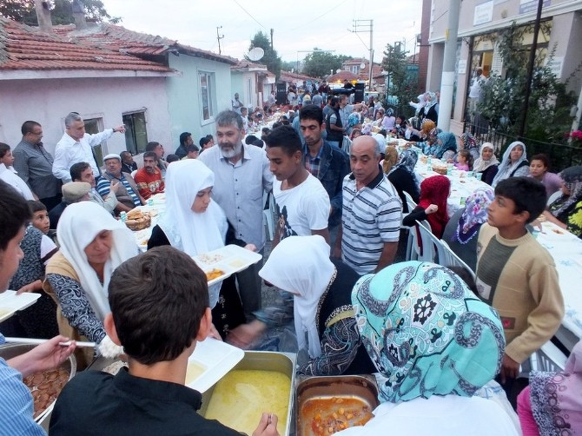 Roman Çocukların İftar Sevinci