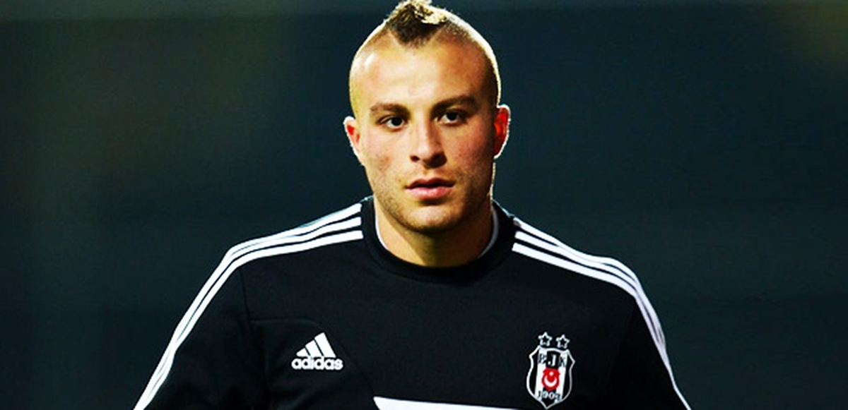 Rubin Kazan ile Anlaşan Beşiktaş\'ın Gökhan Töre ile Pazarlığı Sürüyor