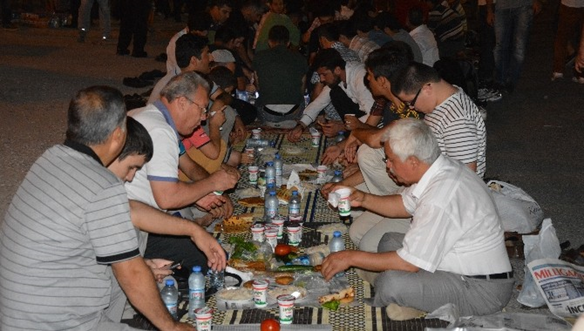 Sahur Vakti Adana\'da İsrail Protestosu