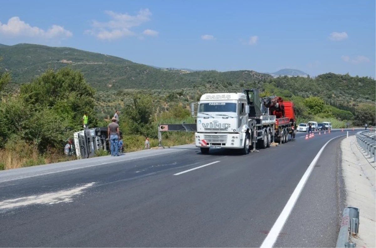 Söke\'de Beton Mikseri Devrildi: 1 Yaralı