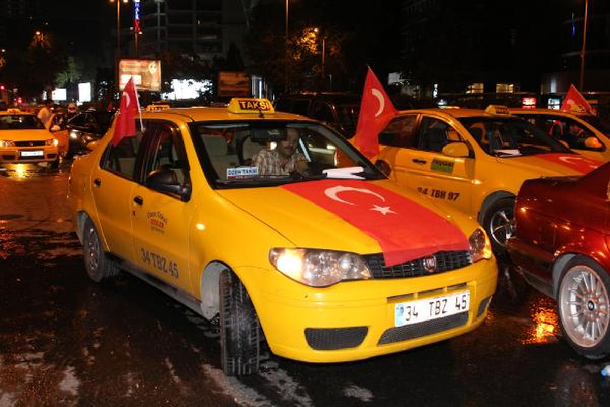 Taksicilerden İsrail Başkonsolosluğu Önünde Eylem