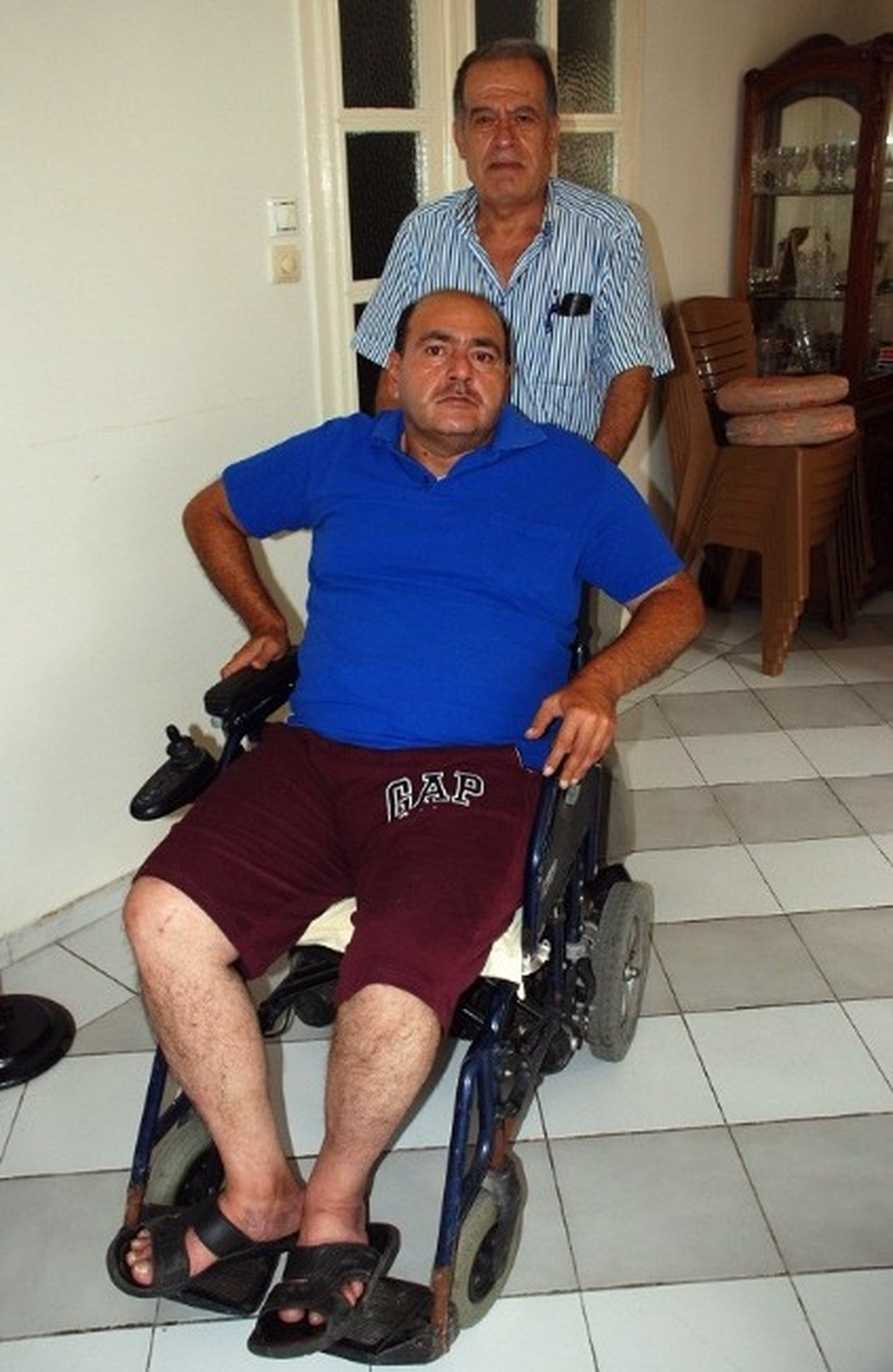 Tekerlekli Sandalyesinin Aküsü Çalınan Engellinin Dramı