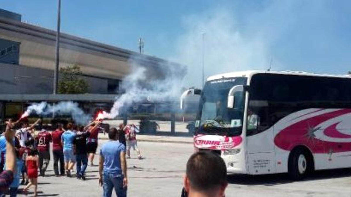 Trabzonspor\'a Salzburg\'da Coşkulu Karşılama
