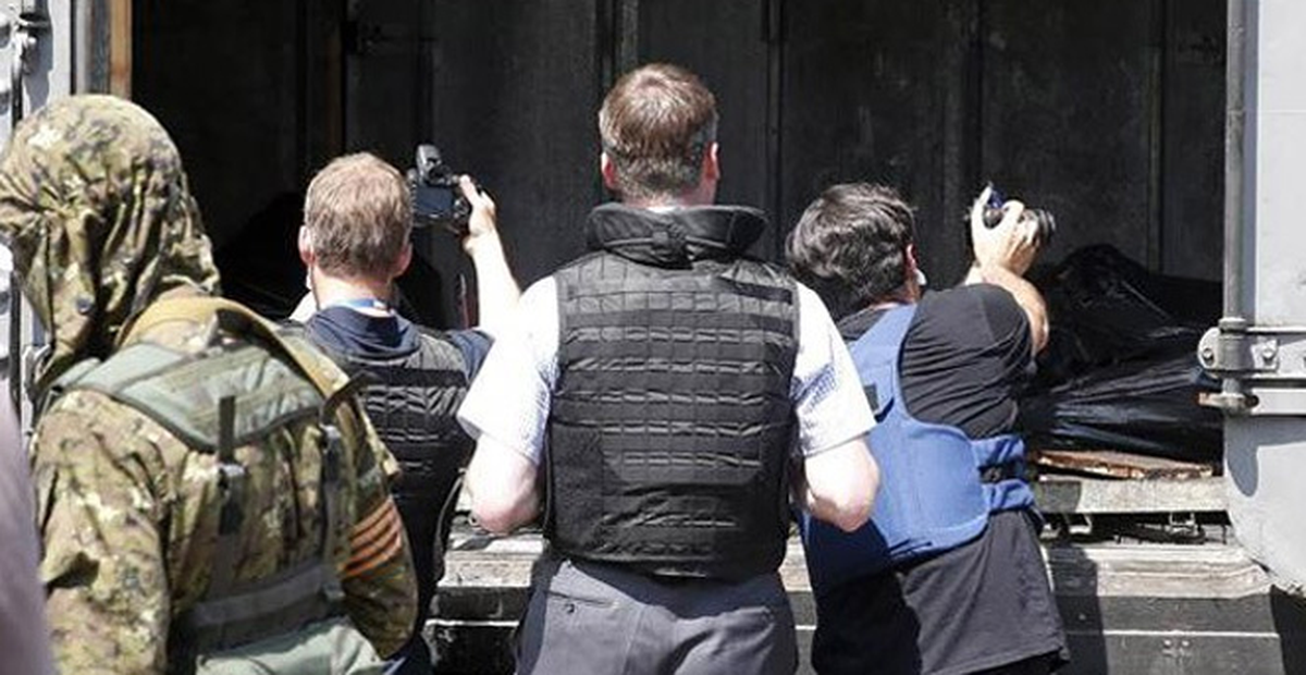 198 Malezya Uçağı Yolcusunun Cesedi Donestk\'teki Morglara Taşınıyor