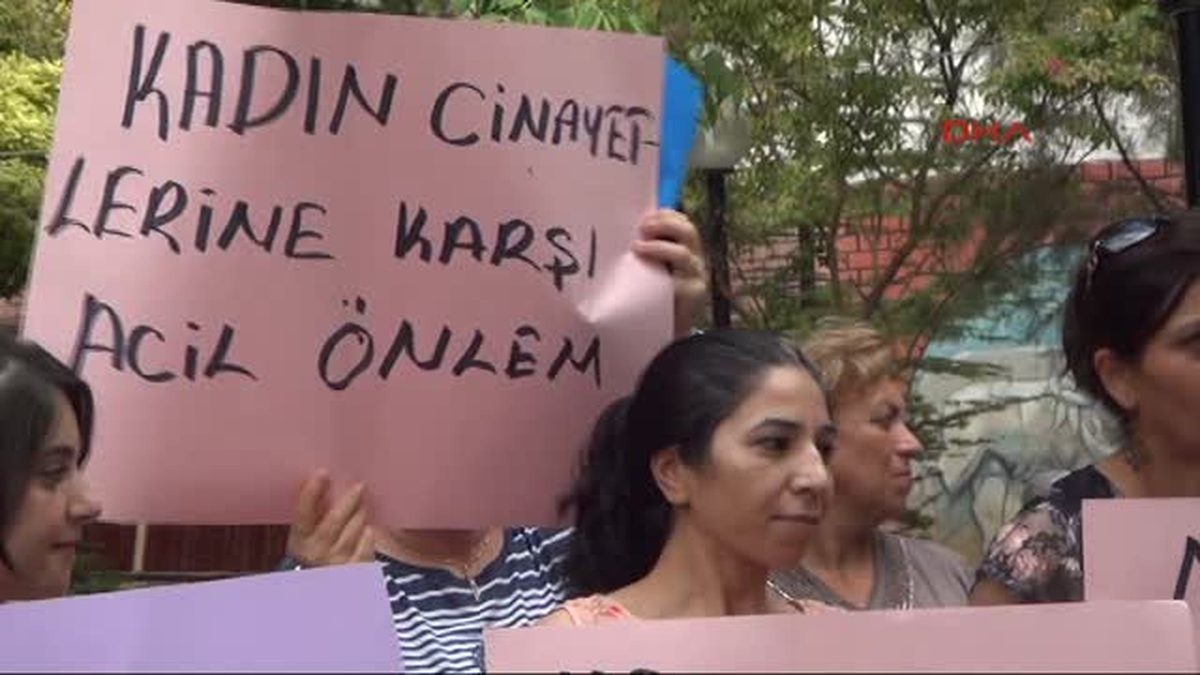 Adıyamanlı Kadınlardan \'Kadın Cinayetleri\' Protestosu
