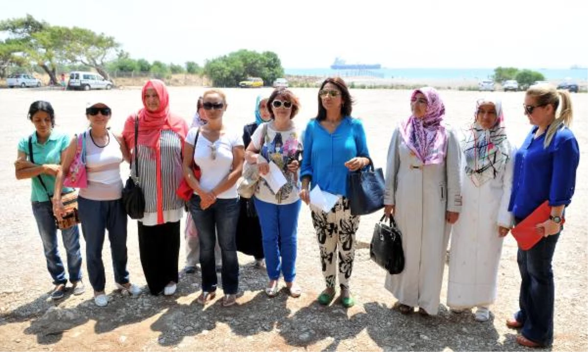 Antalya\'da \'Kadınlar Plajı\'na Tepki de Destek de Var