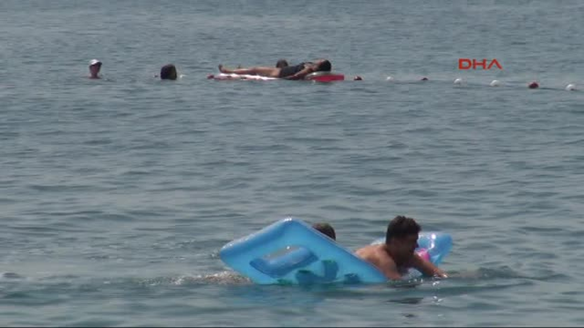 Antalya\'da Sahiller Doldu