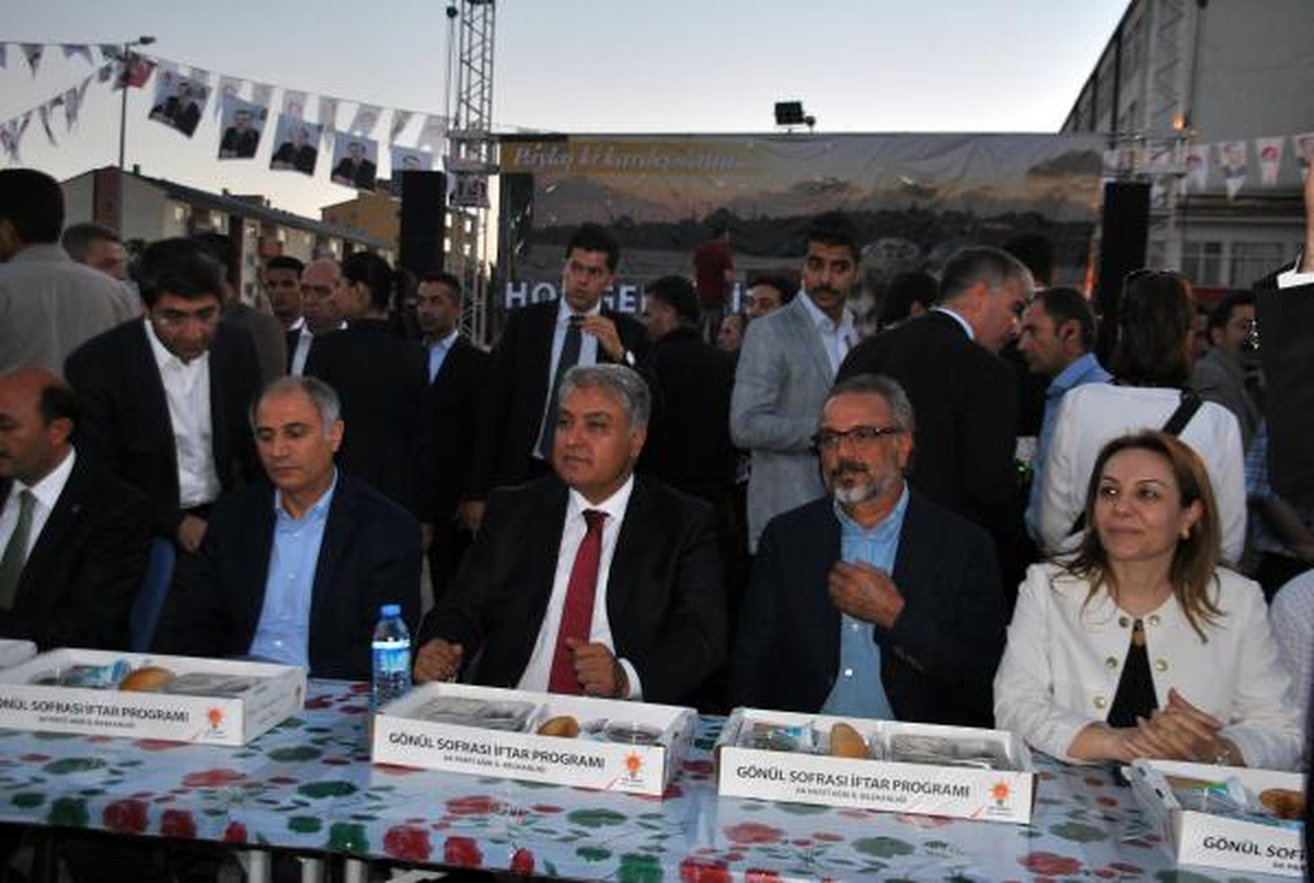Bakan Ala, Cumhurbaşkanı Adayı Olan Başbakan Erdoğan\'a Dua Etti(2)