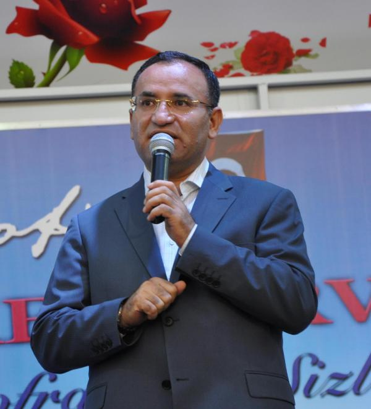 Bakan Bozdağ: (İsrail) Elinizi Tetikten Çekin, Öldürmekten Vazgeçin