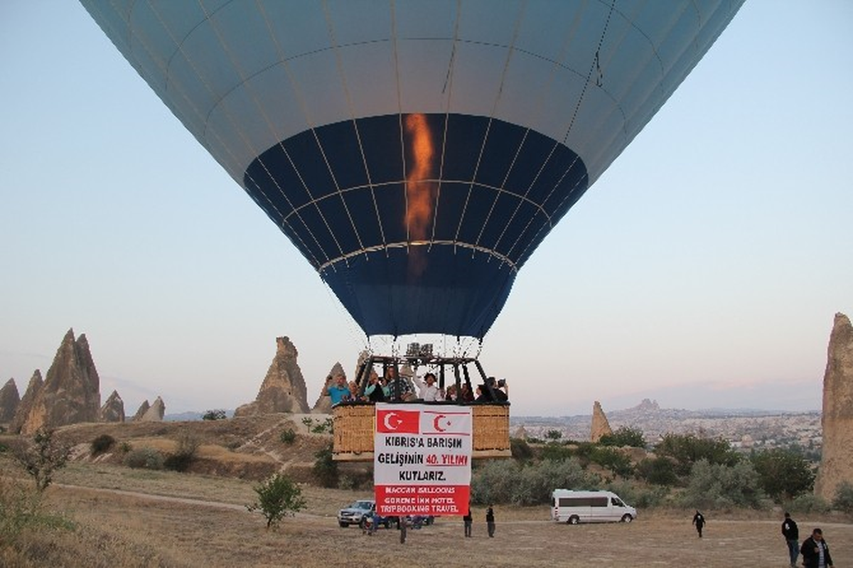 Barışı Göklerde Kutladılar
