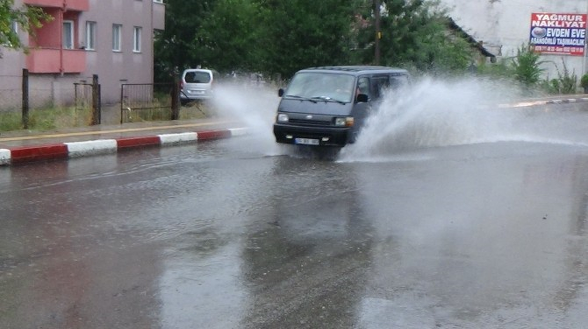 Bartın\'da Sağanak Yağmur Etkili Oldu