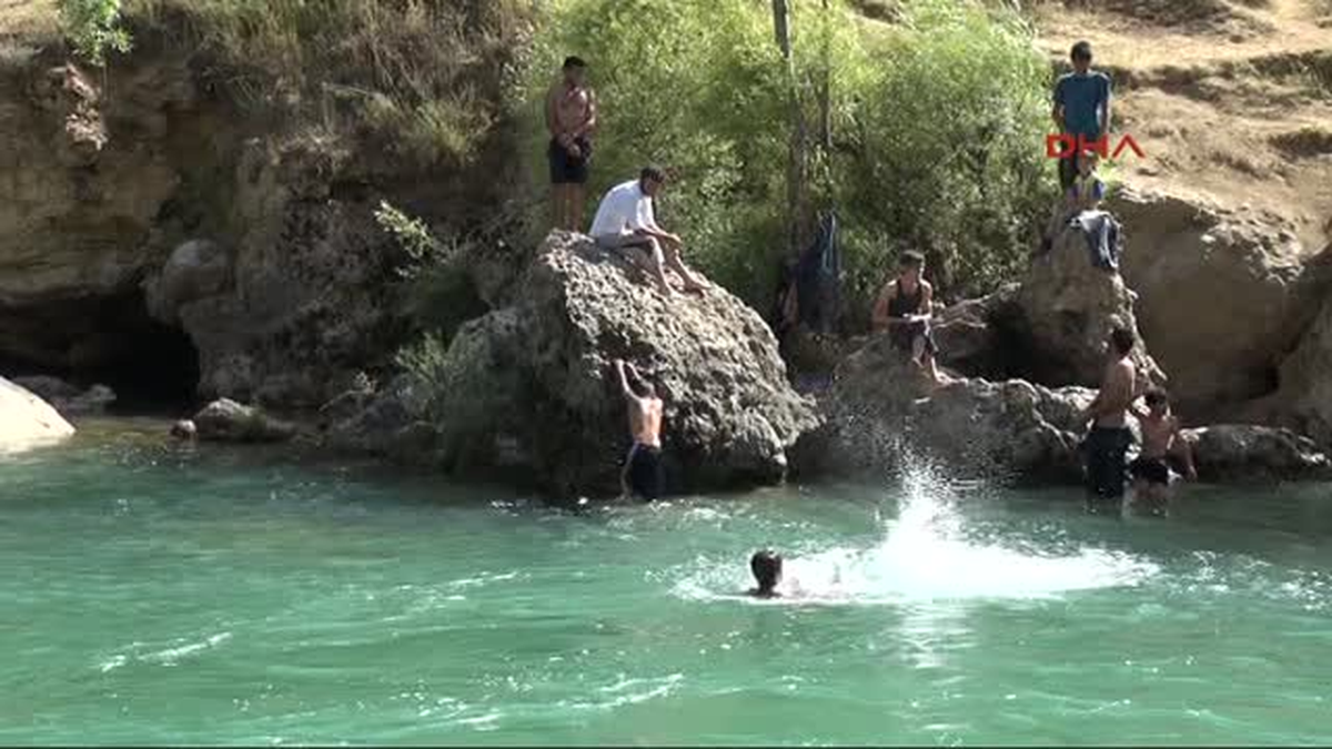 Botan Deresi\'nde Plaj Keyfi