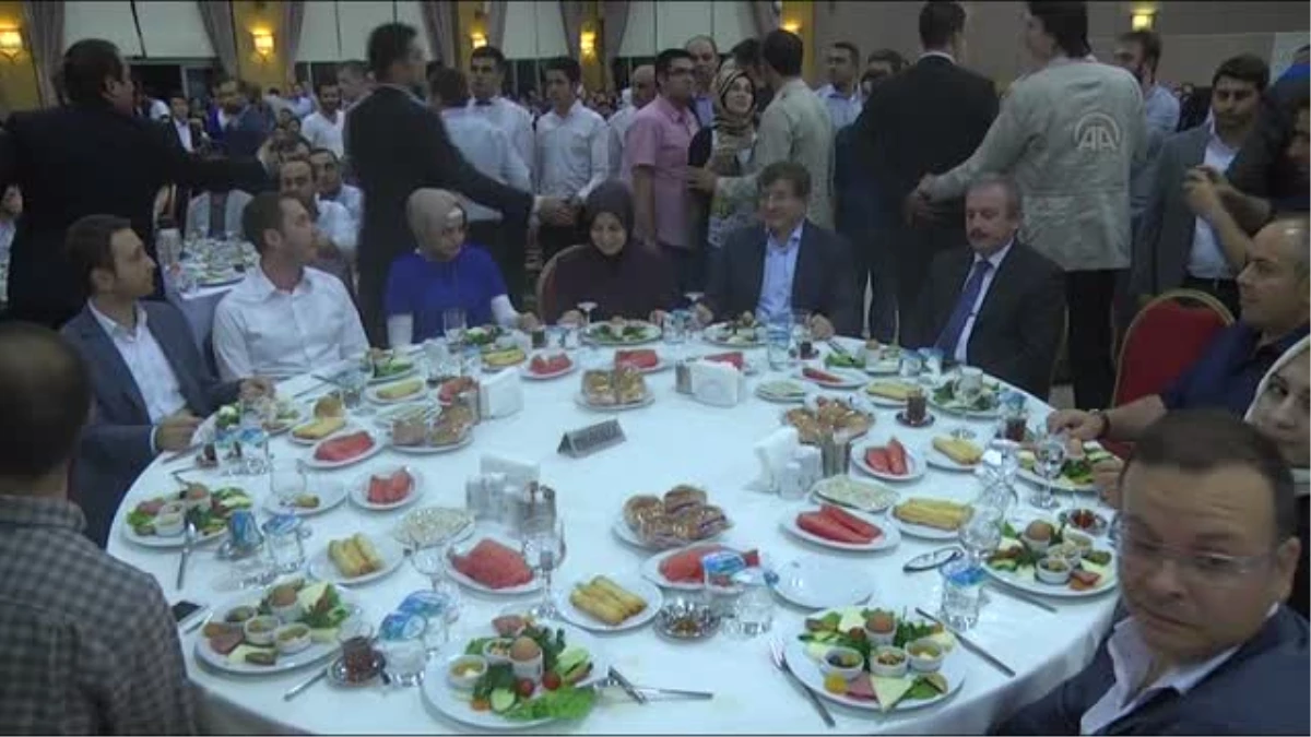Davutoğlu: "Bu ramazan ruhumuz Gazze\'de" -