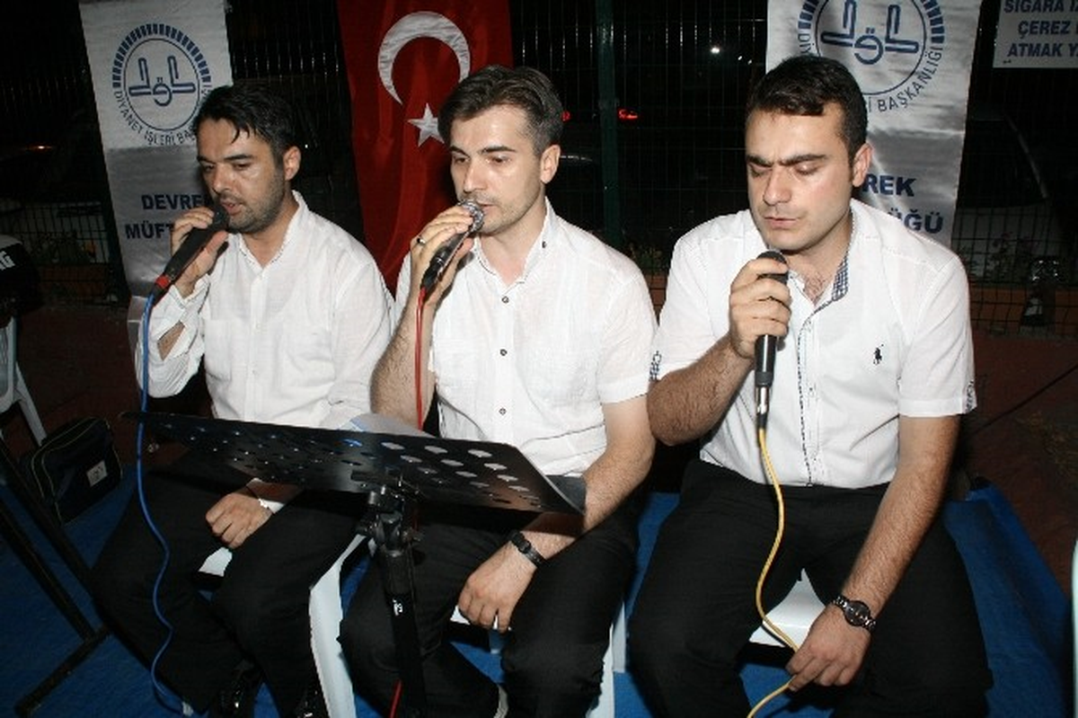 Devrek\'te Belediye ve Müftülükten Mevlit ve İlahi Programı