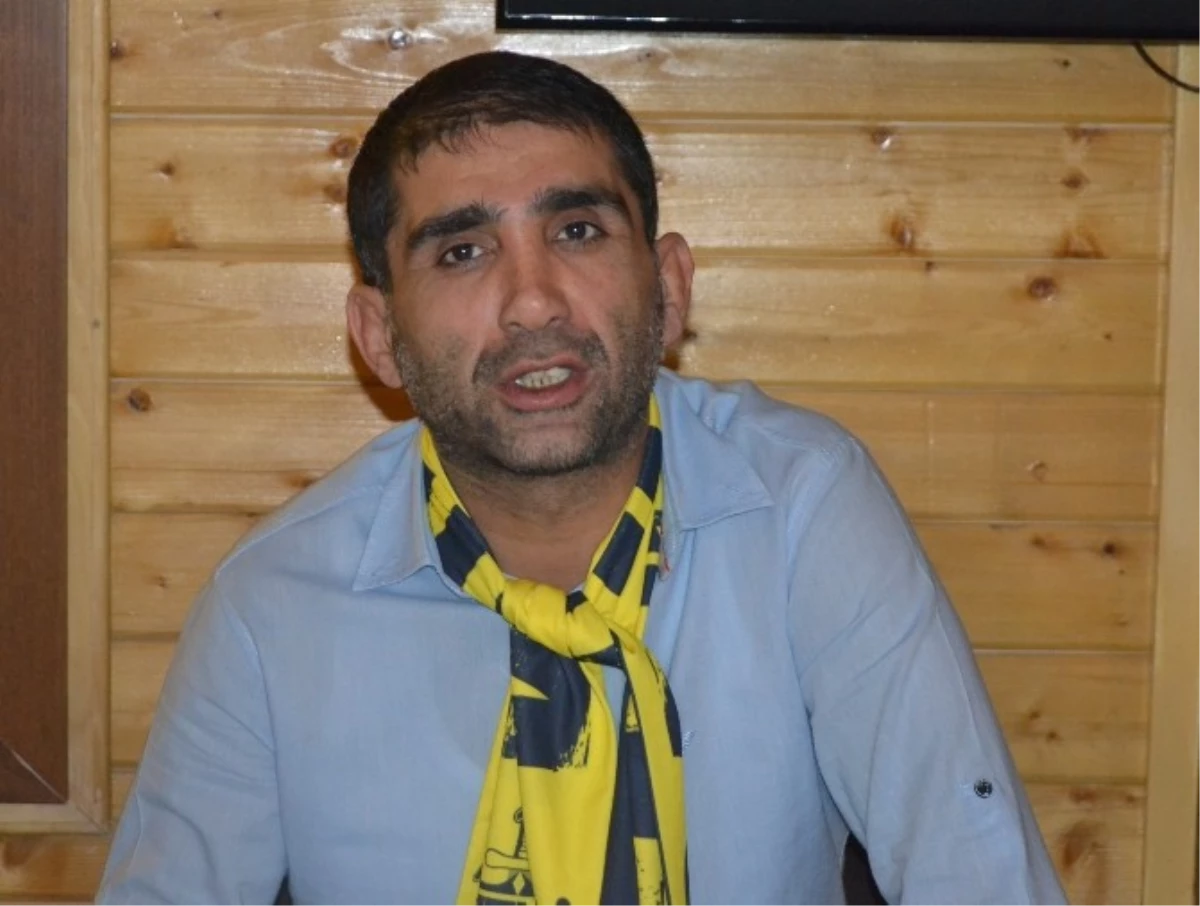 Fenerbahçeli Taraftarlar İftarda Bir Araya Geldi
