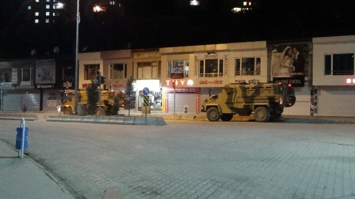 Hakkari\'de Olaylar Nedeniyle Güvenlik Önlemleri Artırıldı