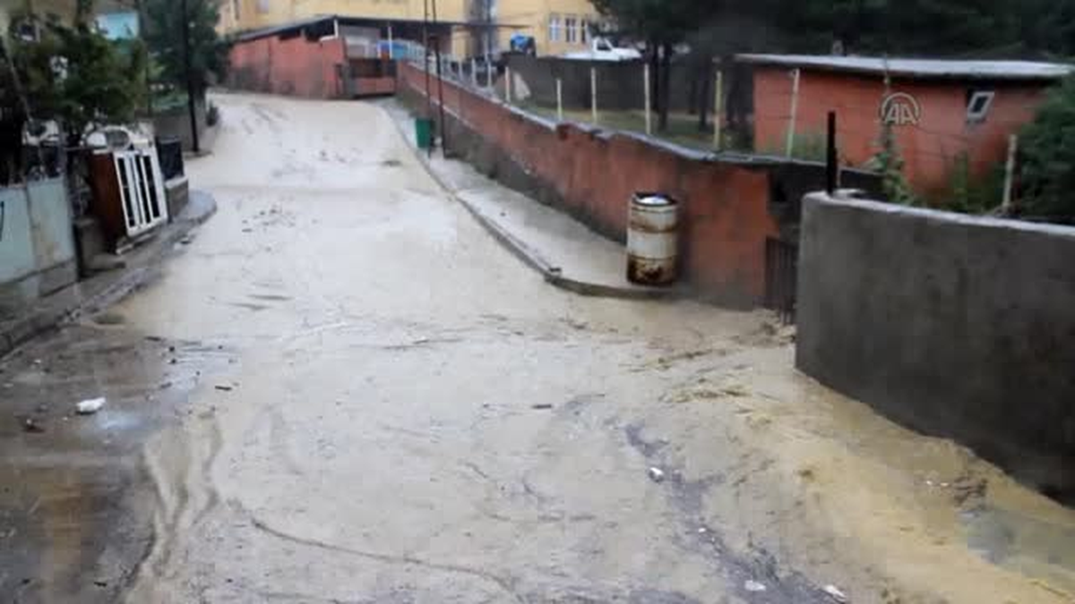 Havza\'da sağanak etkili oldu -