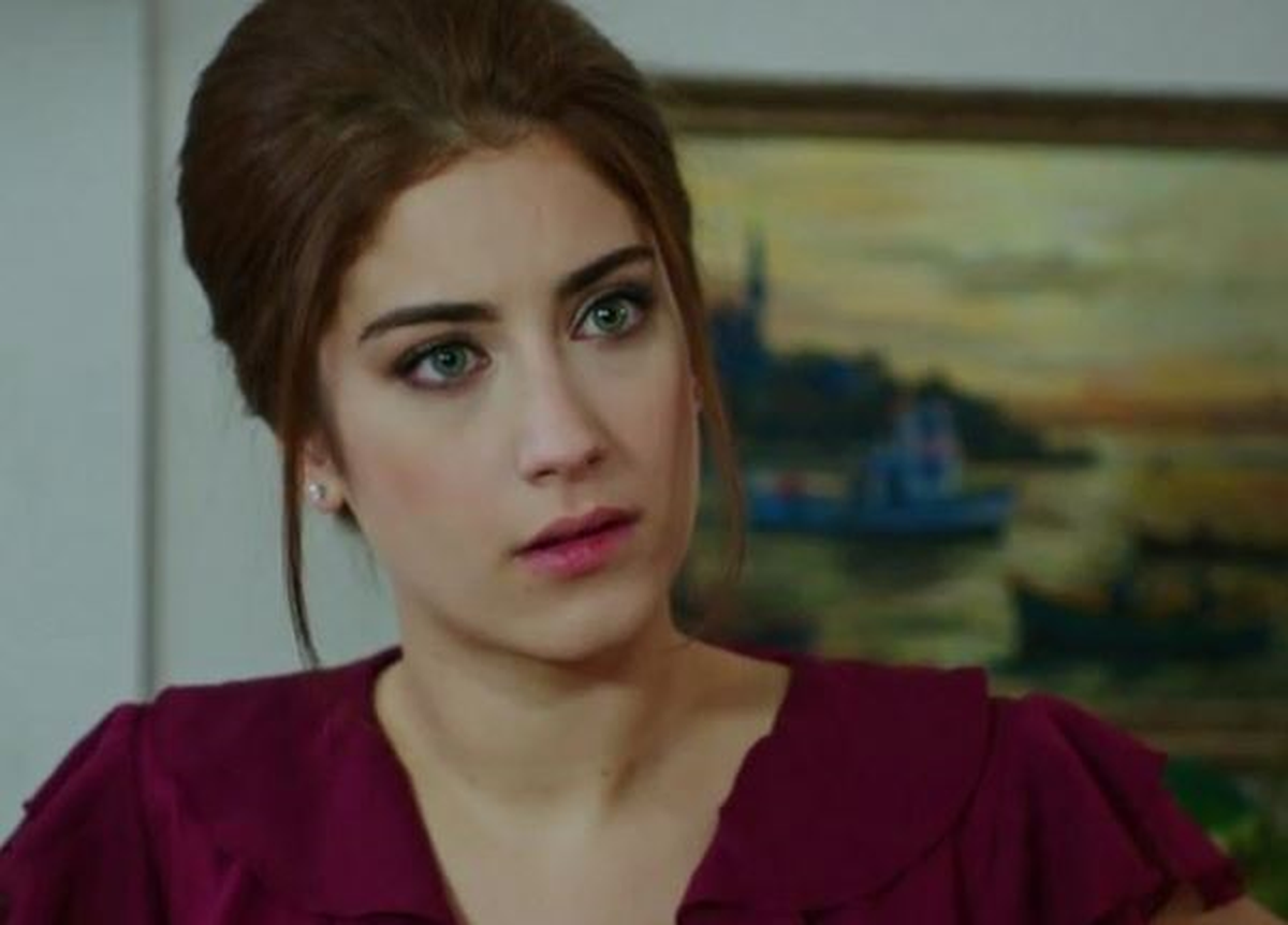 Hazal Kaya, Sevgilisi Ali Atay\'ın Filminde Rol Alacak