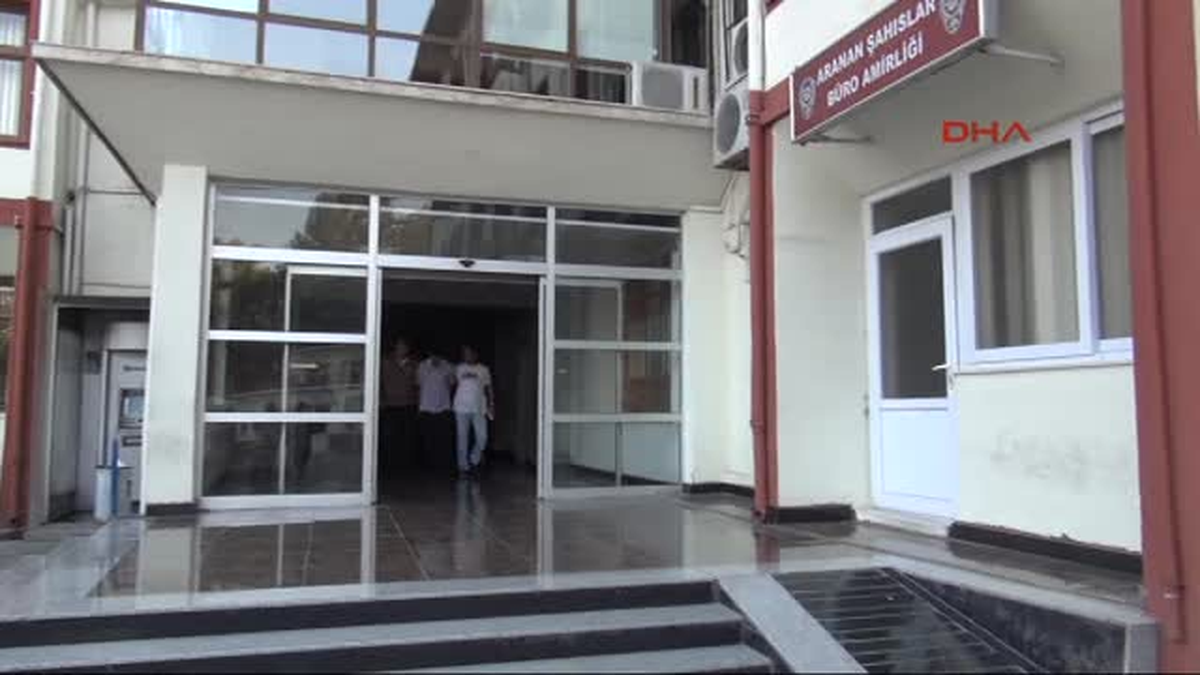 İranlı Tırnakçılar Polisten Kaçamadı