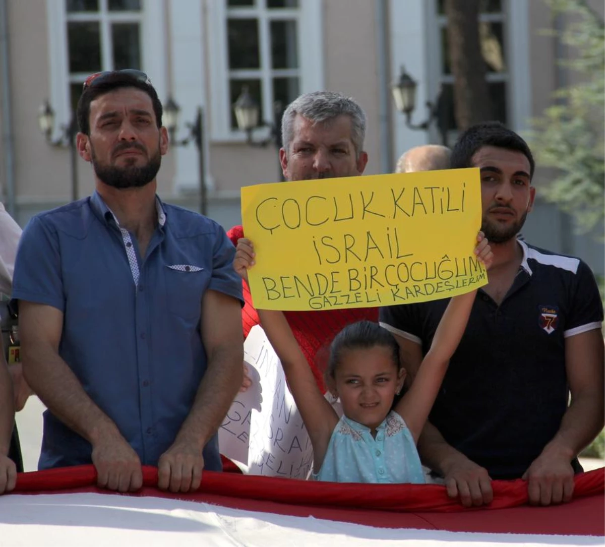 İsrail\'in Gazze Saldırılarının Protesto Edilmesi