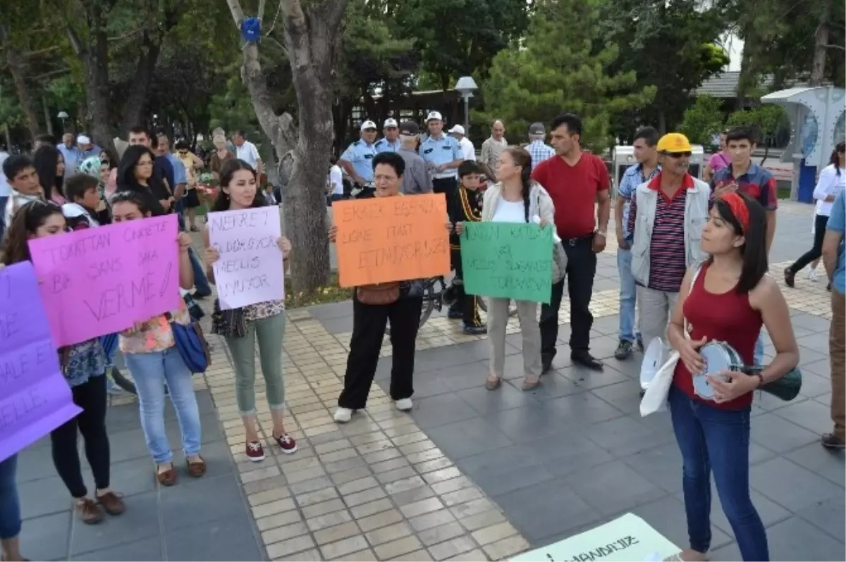 Kadınlar, Kadın Cinayetlerine Tepki Gösterdi