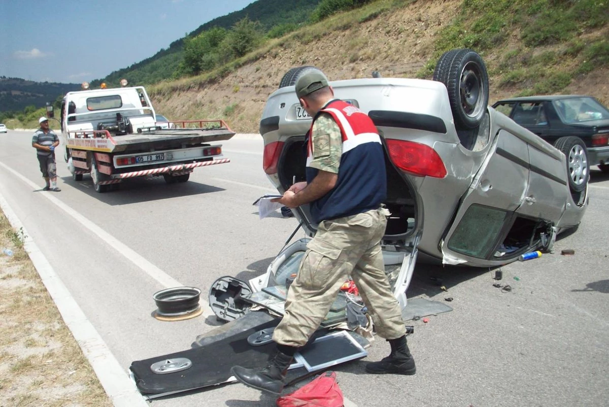 Kavak\'ta Trafik Kazası: 5 Yaralı