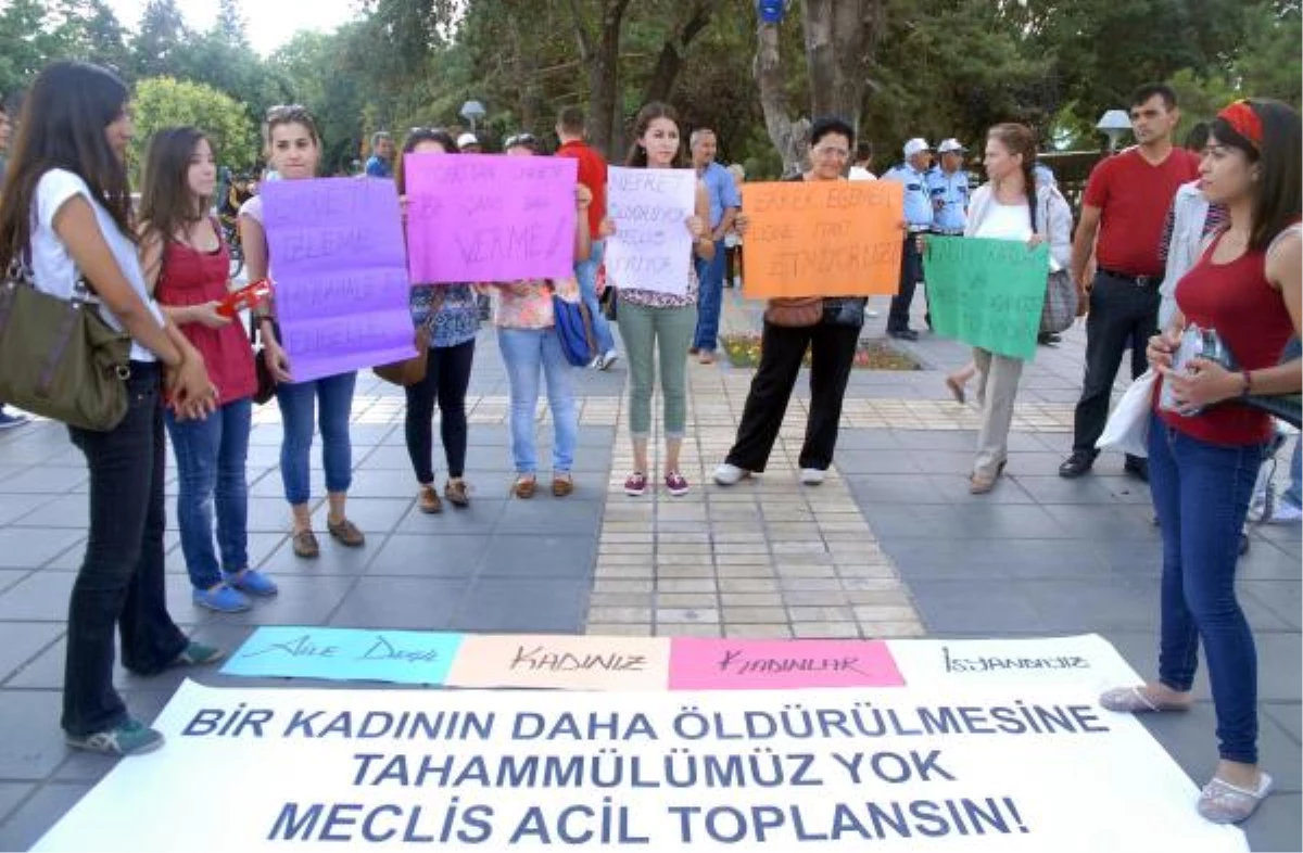 Kayseri\'de Kadın Cinayetleri Protesto Edildi