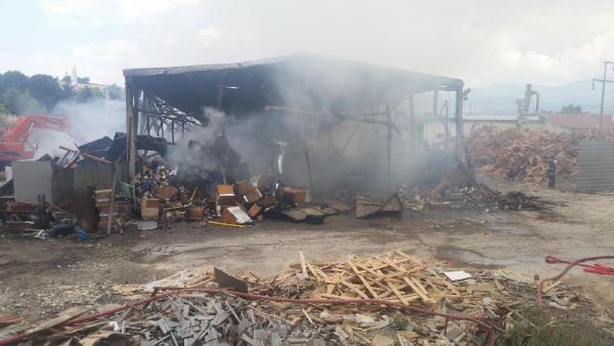 Kereste Fabrikası Alev Alev Yandı