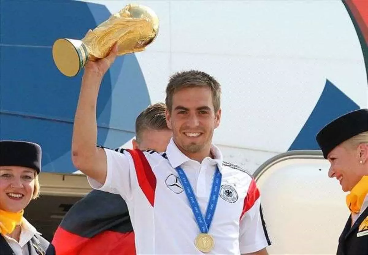 Lahm: Bayern\'de Hedef Bitmez