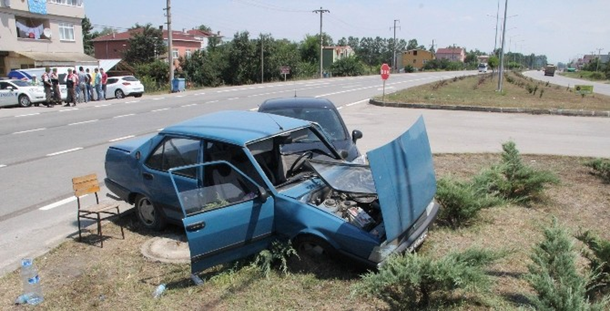 Samsun\'da Trafik Kazası: 3 Yaralı