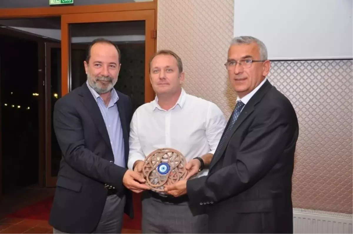 Sanayici ve İşadamlarından Boyacıoğlu\'na"Katmerli Nazarlık"