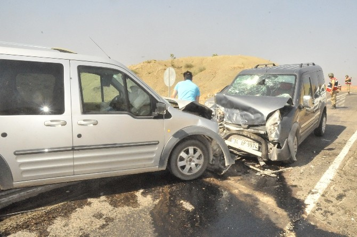 Şırnak\'ta Trafik Kazası: 9 Yaralı