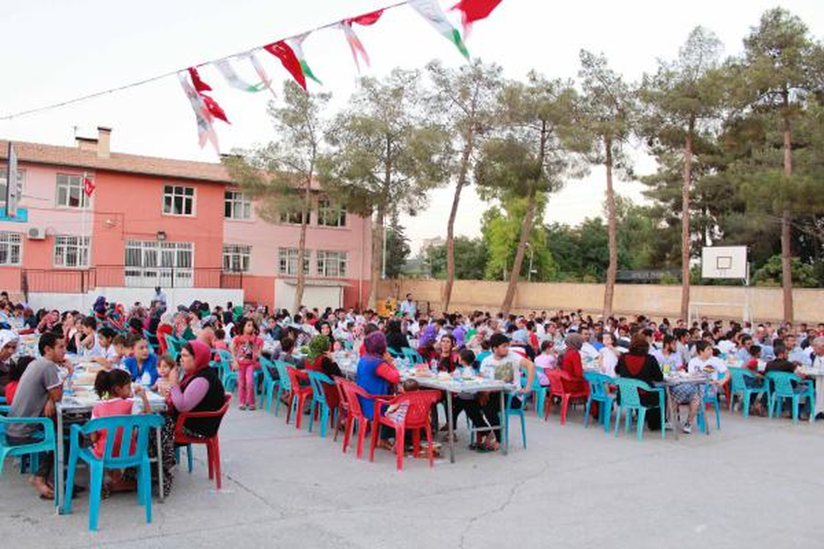 Suikastten Kurtulan Başkandan 2 Bin Kişiye İftar