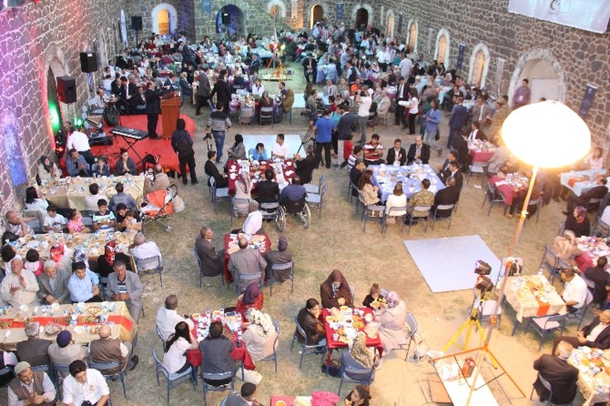 Tabyalarda, Şehit ve Gazi Ailelerine İftar Yemeği Verildi