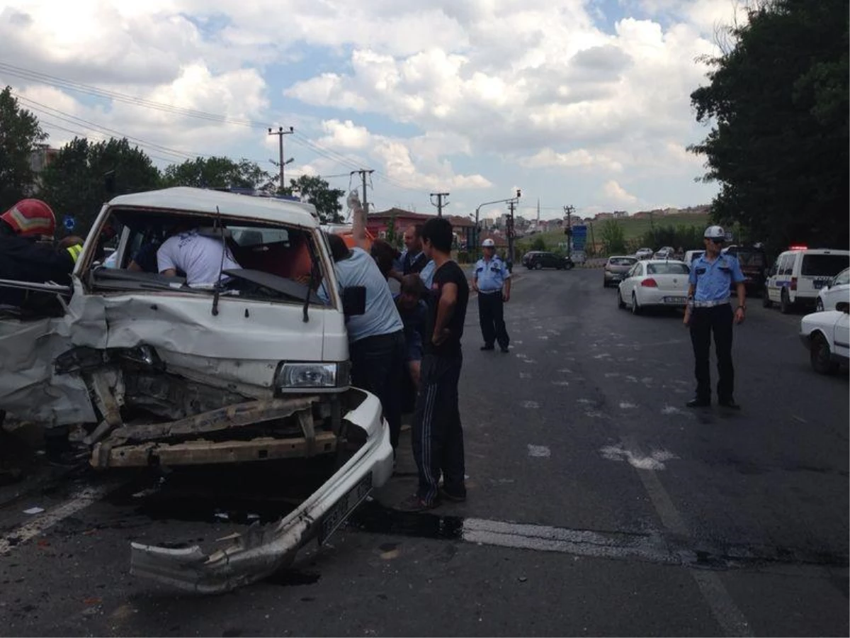 Tekirdağ\'da Trafik Kazası: 4 Yaralı