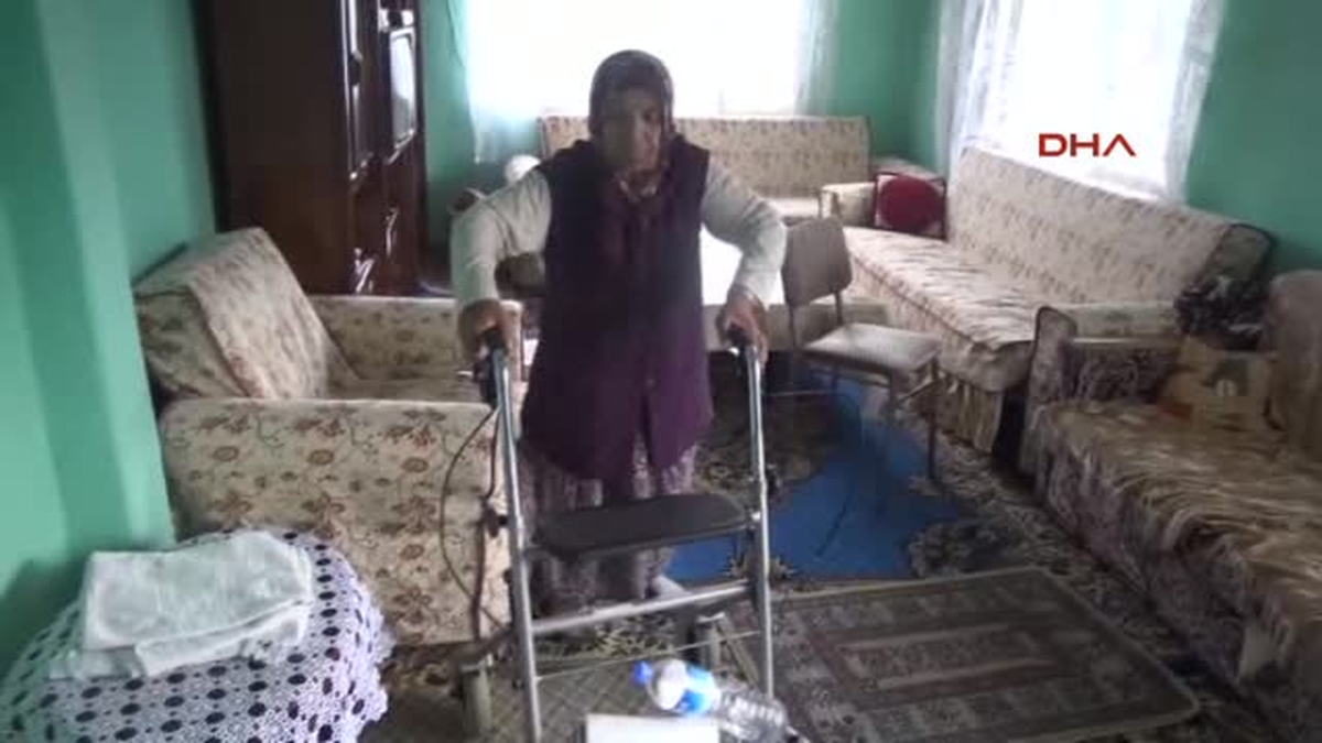Yürüyemeyen Eşi İçin Eve Raylı Asansör Kurdu