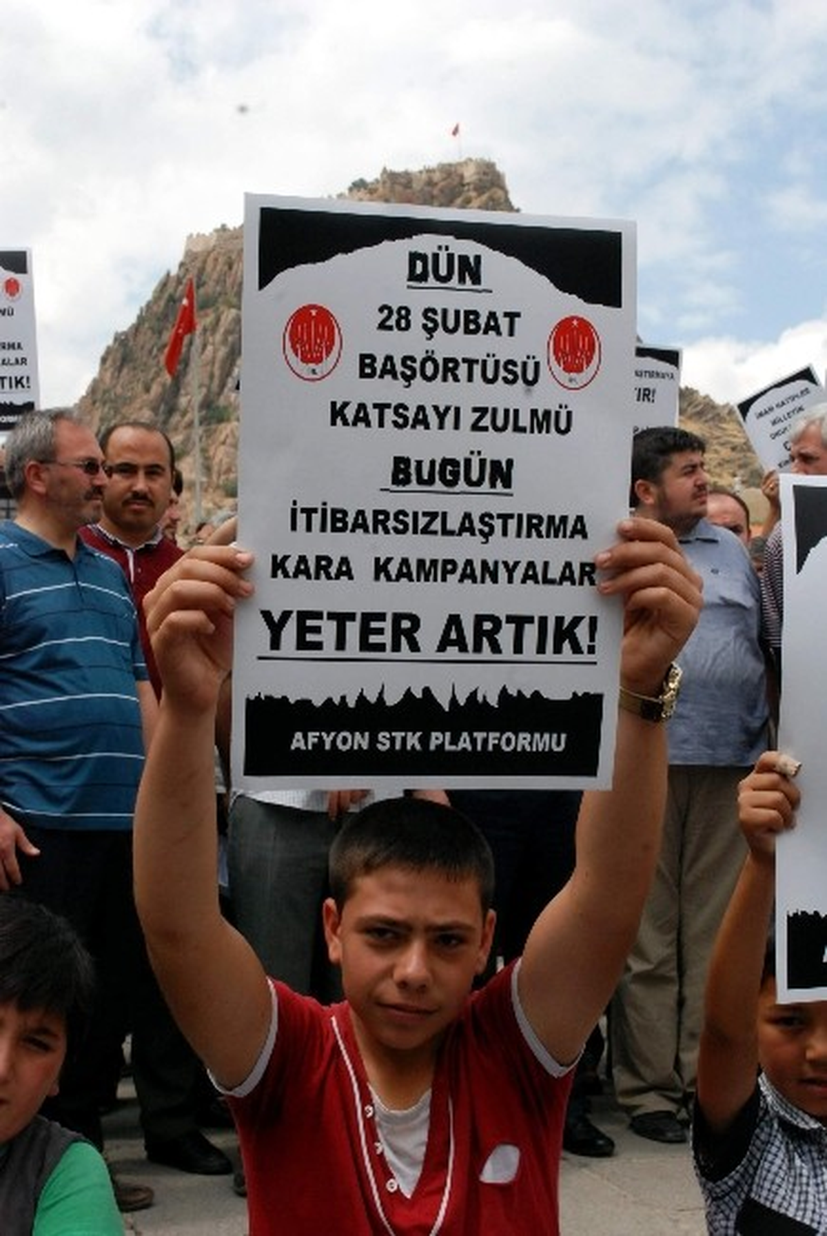 Afyonkarahisar\'da İmam Hatip Lisesi Tartışmaları Devam Ediyor