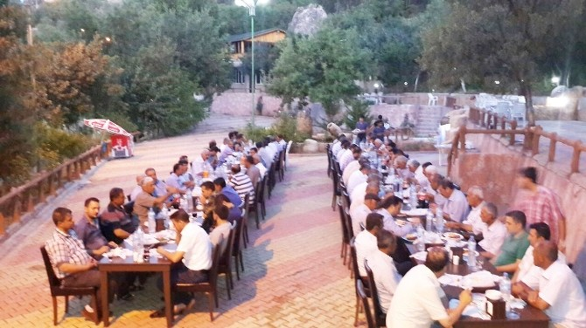 AK Parti\'ye Dev Katılım Yapılacak