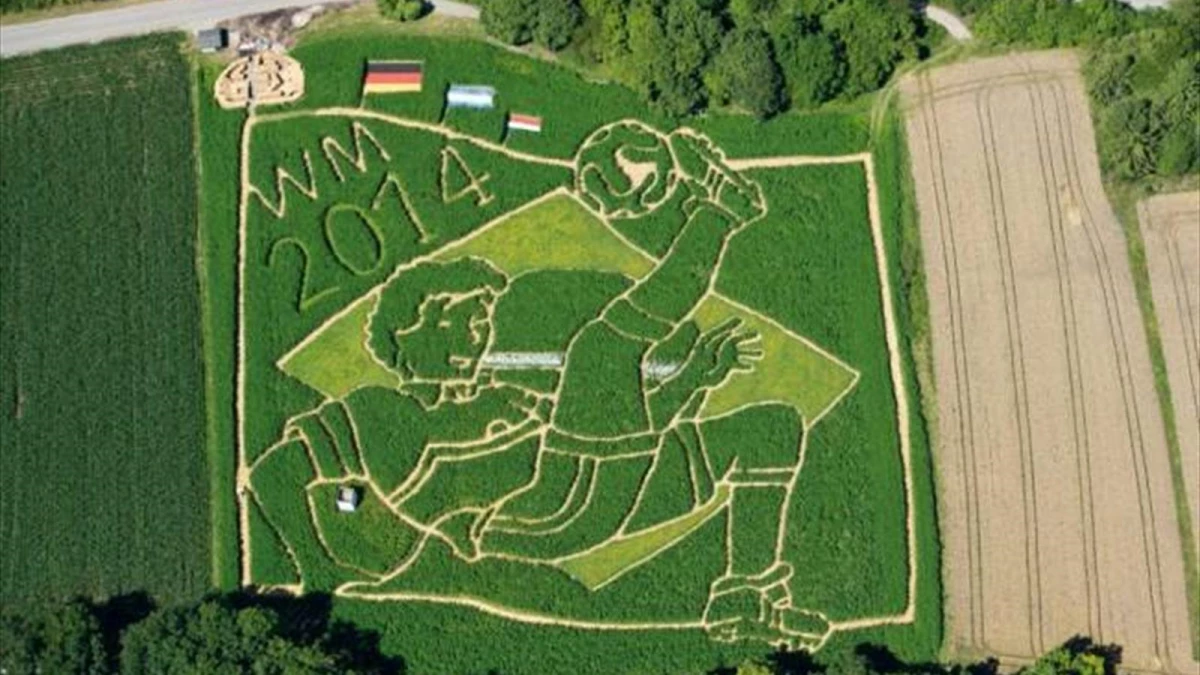 Alman Çiftçiler Dünya Kupası Zaferini Müthiş Bir Eserle Kutladı