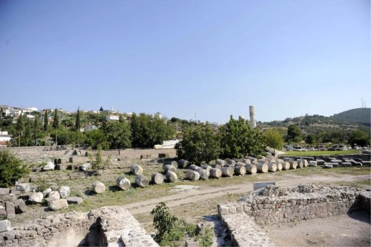 Apollon Smintheus Ayağa Kalkıyor