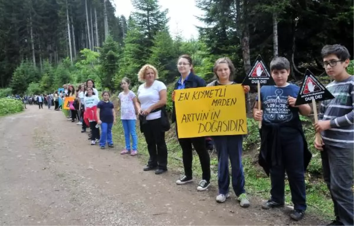 Artvin Cerattepe\'de 1.5 Kilometrelik İnsan Zinciri