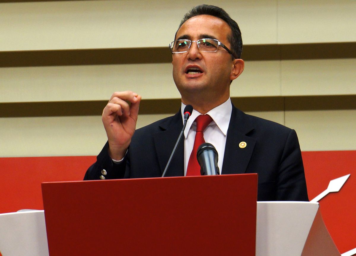 CHP\'li Tezcan\'ın İddiası: "Tır\'larda Taşınan Silahtır, Silahlar Suriye\'ye Götürülmektedir"