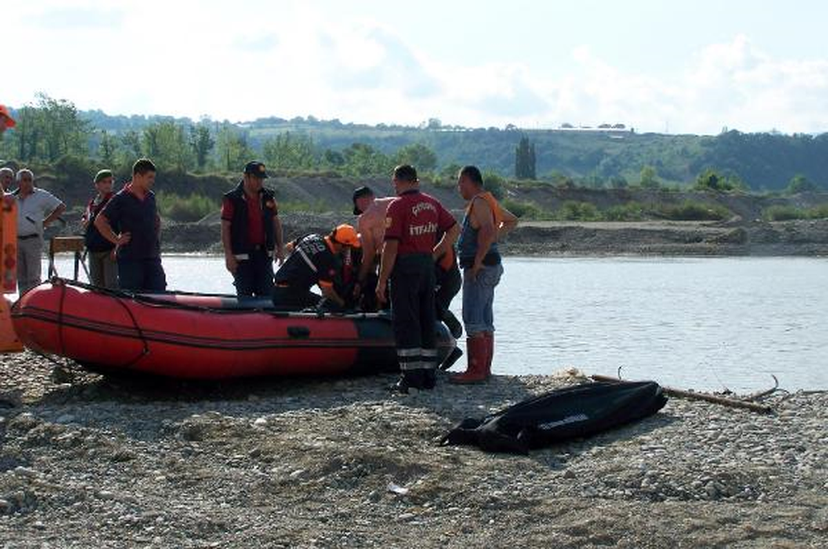 Balık Tutarken Filyos Çayı\'na Düşerek Kayboldu (2)