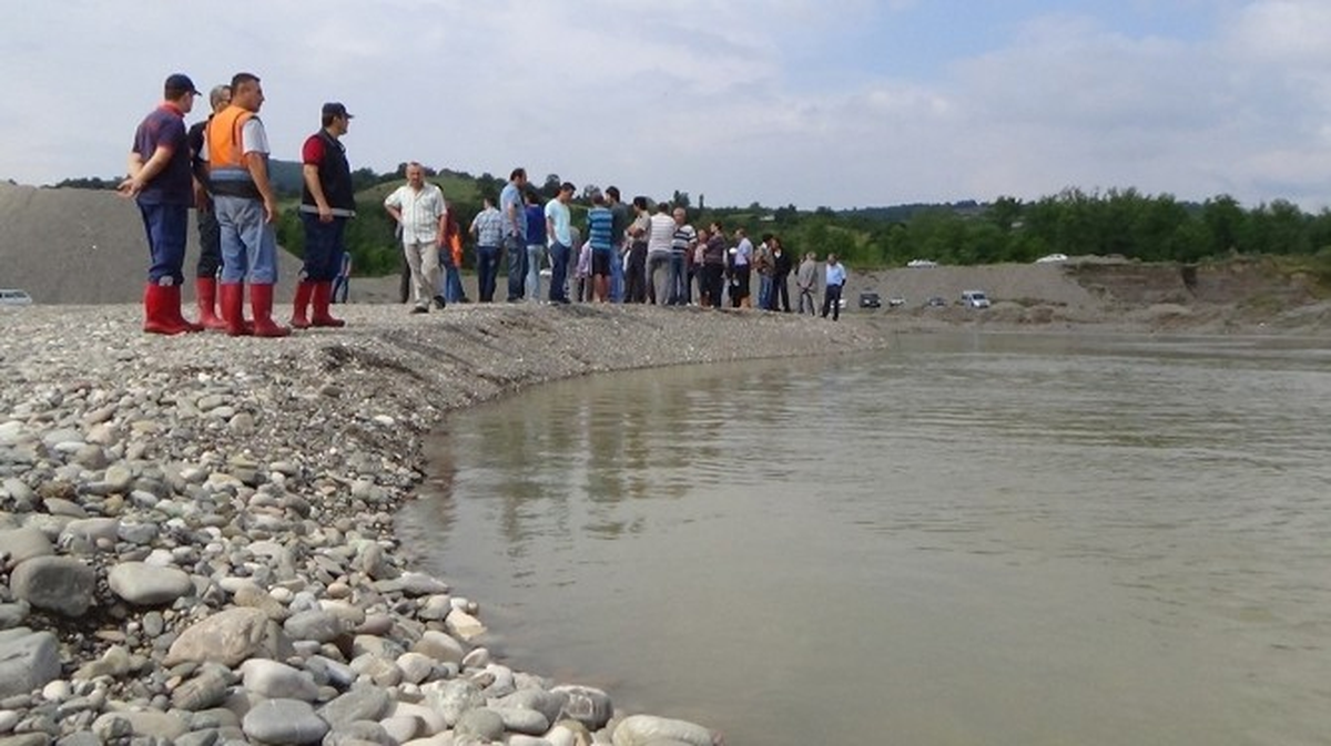 Çaycuma\'da Balık Tutarken Suya Kapılarak Kayboldu