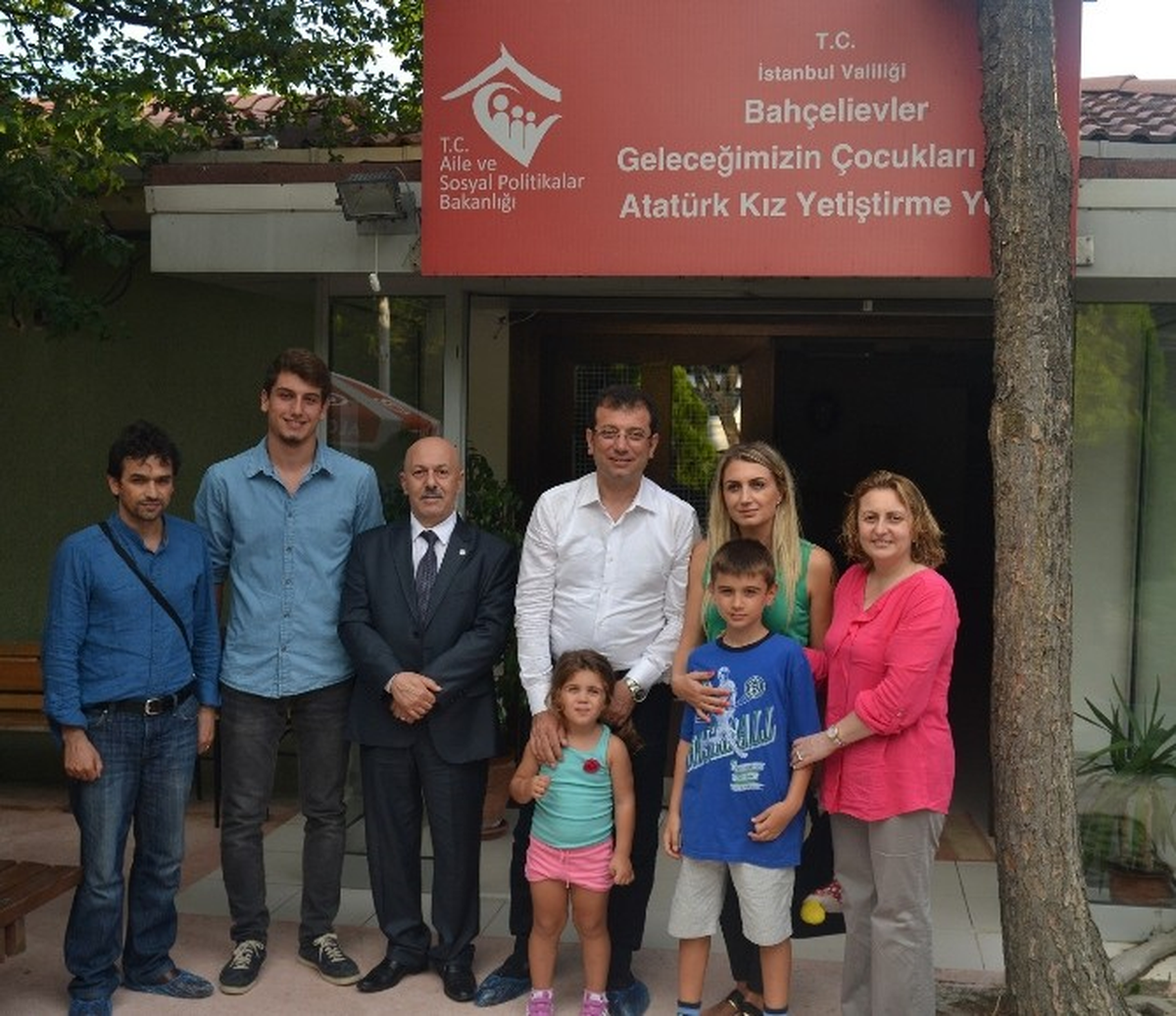 Beylikdüzü Başkanı Ekrem İmamoğlu, Yetim Çocukları Ziyaret Etti