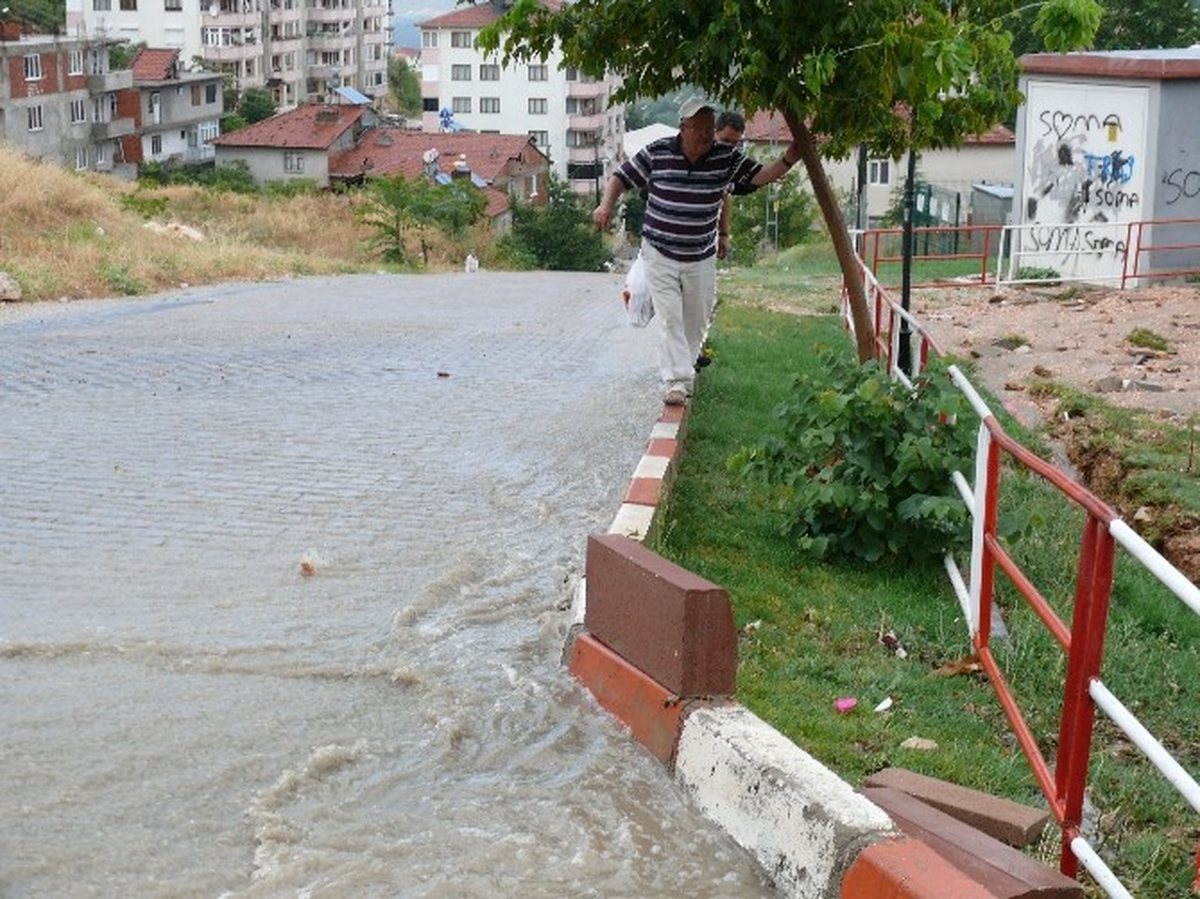 Bilecik\'te Sağanak Yağmur